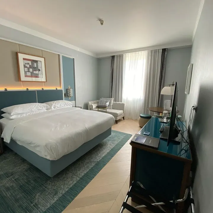 Hilton 4