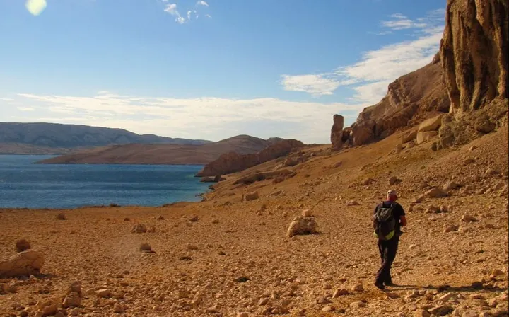 Unveiling the Hidden Gems of Pag: Exploring Metajna's Secluded Beaches