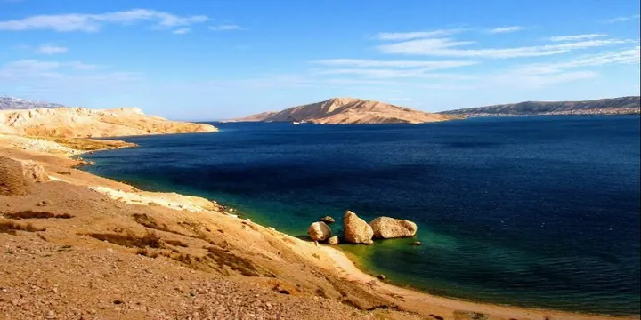Unveiling the Hidden Gems of Pag: Exploring Metajna's Secluded Beaches