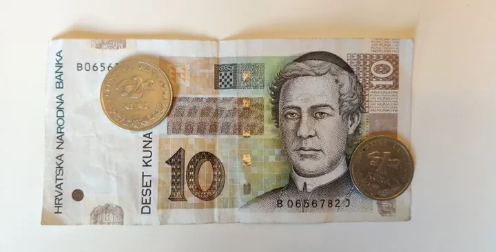 Croatian money: KN or EURO, Exchanging $, and Daily Costs