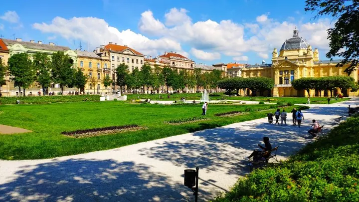 King tomislav square