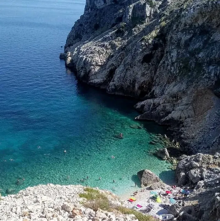 Mali bok cres