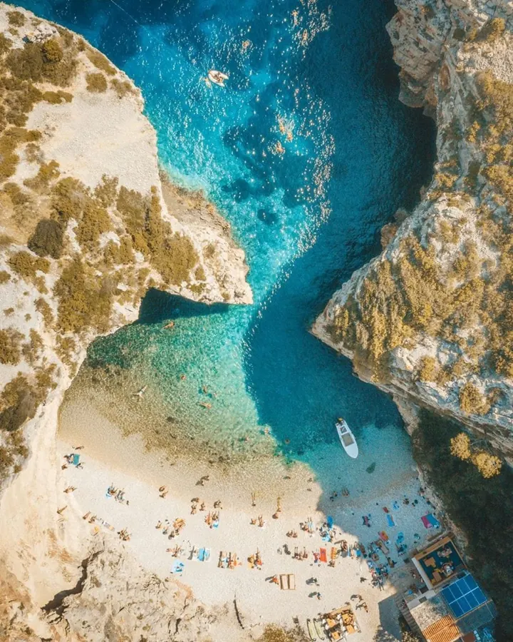 Stiniva cove